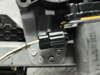 Peça sobressalente para automóvel em segunda mão elevador de vidros dianteiro direito por dacia logan ii 1.0 sce 75 referências oem iam   