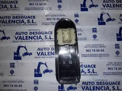 Pezzo di ricambio per auto di seconda mano interruttore alzacristalli anteriore sinistro per dacia duster laureate 4x2 riferimenti oem iam   