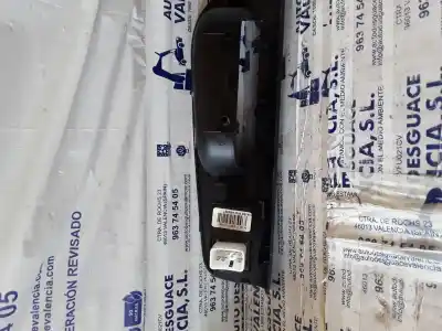 Second-hand car spare part interior left rear handle for kia cee´d emotion oem iam references   