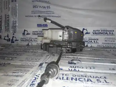 Second-hand car spare part left front door lock for kia cee´d emotion oem iam references   