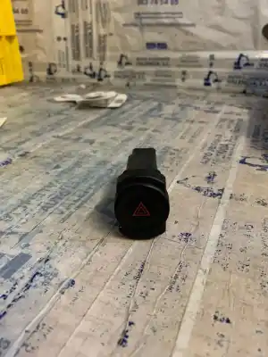 Peça sobressalente para automóvel em segunda mão interruptor 4 piscas - emergência por dacia logan ambiance referências oem iam 