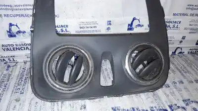 Second-hand car spare part air ventilation grille for dacia duster laureate 4x2 oem iam references 682608729r  682606986r