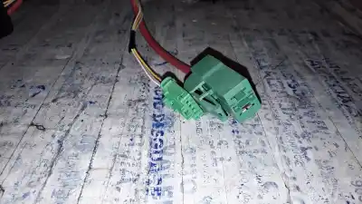 Pezzo di ricambio per auto di seconda mano scatola relè/fusibili per dacia duster laureate 4x2 riferimenti oem iam 115127657r  