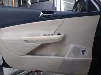 Peça sobressalente para automóvel em segunda mão forra / revestimento da porta dianteira esquerda por volkswagen passat b5.5 variant (3b6) 2.0 tdi referências oem iam 