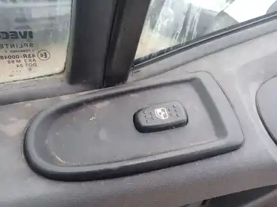 Автозапчастина б/у передній правий віконний вимикач для iveco daily iv furgón 35c13 v, 35c13 v/p, 35s13 v, 35s13 v/p посилання на oem iam 
