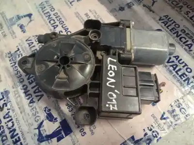 Peça sobressalente para automóvel em segunda mão motor elevador vidro traseiro direito por seat leon (5f1) style referências oem iam 5q0959812e