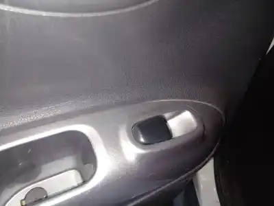 Pezzo di ricambio per auto di seconda mano comandi alzacristalli posteriore sinistro per nissan juke (f15) 1.6 riferimenti oem iam 