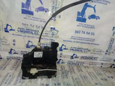 Peça sobressalente para automóvel em segunda mão FECHADURA DA PORTA DIANTEIRA ESQUERDA por OPEL CORSA E (X15) 1.0 (08, 68) Referências OEM IAM 13431841  