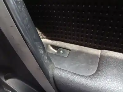 Автозапчастина б/у УПРАВЛІННЯ СКЛАМИ ЗАДНІХ ПРАВІХ для CHEVROLET CAPTIVA (C100, C140) 2.2 D Посилання на OEM IAM 96628550  