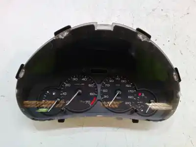 Pezzo di ricambio per auto di seconda mano Pannello Degli Strumenti per PEUGEOT 206 HATCHBACK (2A/C) 1.6 16V Riferimenti OEM IAM 9645096180 000640002 6104HV / JAT14004CE
