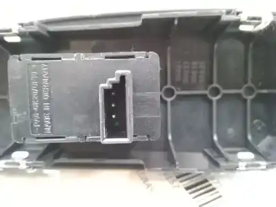 Peça sobressalente para automóvel em segunda mão botão / interruptor elevador vidro dianteiro direito por bmw 1 (e87) 116 i referências oem iam   