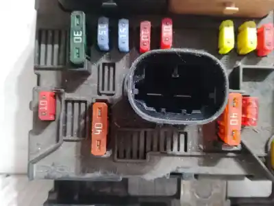 Peça sobressalente para automóvel em segunda mão caixa de fusíveis e relés por citroen c3 i (fc_, fn_) 1.1 i referências oem iam 9661707880  
