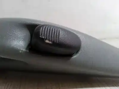 Автозапчасти б/у левая боковая внутренняя ручка за chrysler voyager iv (rg, rs) 2.5 crd ссылки oem iam   