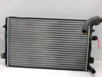 Peça sobressalente para automóvel em segunda mão radiador de água por volkswagen golf iv (1j1) 1.6 16v referências oem iam 