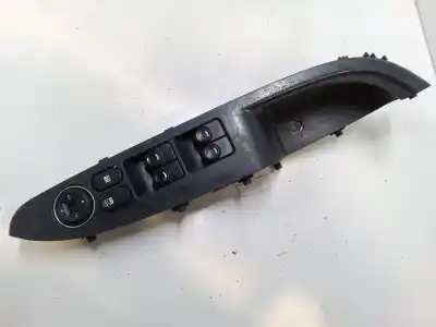 Pezzo di ricambio per auto di seconda mano INTERRUTTORE ALZACRISTALLI ANTERIORE SINISTRO per HYUNDAI I30 (FD)  Riferimenti OEM IAM 935702L010  