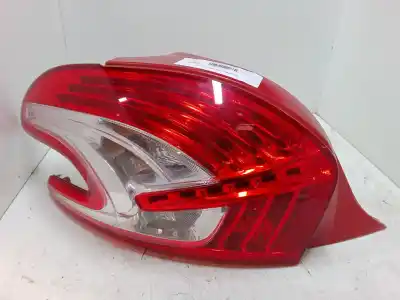 Gebrauchtes Autoersatzteil Rückleuchte Außen Links zum PEUGEOT 208 I (CA_, CC_) 1.2 VTI 82 OEM-IAM-Referenzen   