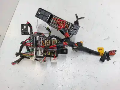 Peça sobressalente para automóvel em segunda mão caixa de fusíveis e relés por daewoo lanos (klat) 1.5 referências oem iam   