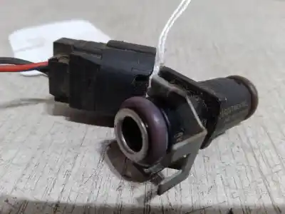 Pezzo di ricambio per auto di seconda mano INIETTORE per VOLKSWAGEN POLO V (6R1, 6C1)  Riferimenti OEM IAM 04E906031H  