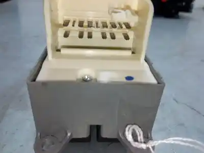 Peça sobressalente para automóvel em segunda mão botão / interruptor elevador vidro dianteiro esquerdo por toyota auris (_e15_) 1.4 d-4d (nde150_) referências oem iam   