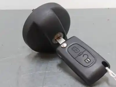 Автозапчасти б/у КРЫШКА БЕНЗОБАКА за PEUGEOT 307 (3A/C) 1.6 HDi ссылки OEM IAM   