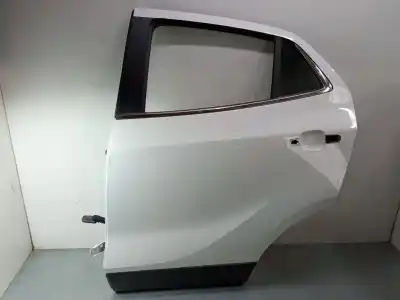 Recambio de automóvil de segunda mano de PUERTA TRASERA IZQUIERDA para OPEL MOKKA / MOKKA X (J13) 1.6 CDTI (_76) referencias OEM IAM 95130666  