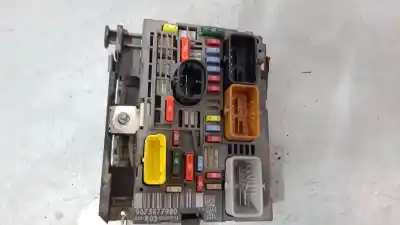 Pezzo di ricambio per auto di seconda mano SCATOLA RELÈ/FUSIBILI per PEUGEOT 3008 MONOSPACE (0U_)  Riferimenti OEM IAM 9675877980  