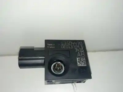 Peça sobressalente para automóvel em segunda mão sensor por opel zafira tourer c (p12) 1.6 cdti (75) referências oem iam 13504470  