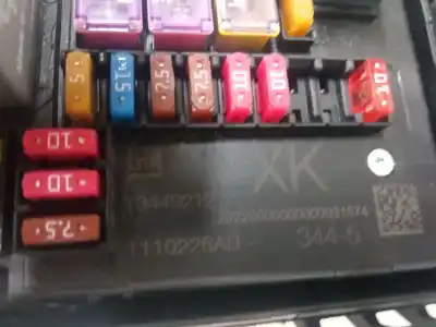 Peça sobressalente para automóvel em segunda mão caixa de fusíveis e relés por opel zafira tourer c (p12) 1.6 cdti (75) referências oem iam   