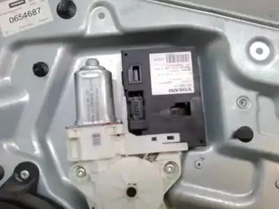 Peça sobressalente para automóvel em segunda mão elevador de vidros dianteiro direito por volvo v50 (545) 2.4 referências oem iam 30739011  
