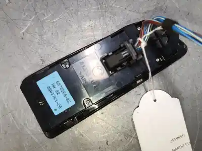 Second-hand car spare part left front power window switch for bmw 1 (e87) 120 d oem iam references 697020602  