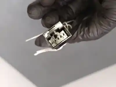 Second-hand car spare part hazard warning lights for volvo v40 fastback (525) d2 oem iam references 9123682  