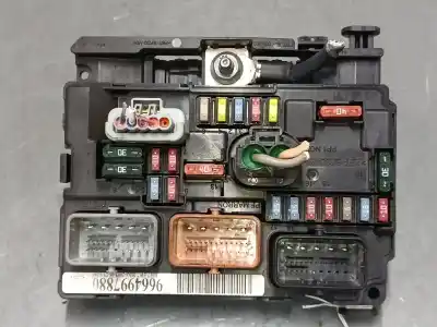 Pezzo di ricambio per auto di seconda mano scatola relè/fusibili per peugeot 207/207+ (wa_, wc_) 1.6 hdi riferimenti oem iam 9664997880