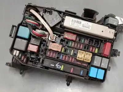 Peça sobressalente para automóvel em segunda mão caixa de fusíveis e relés por toyota auris (_e15_) 1.8 hybrid (zwe150_) referências oem iam 8264112280  