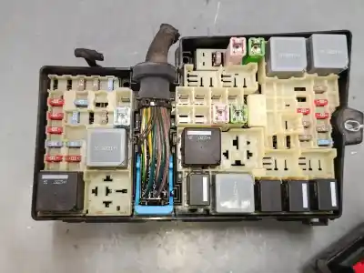 Second-hand car spare part fuse box unit for volvo v40 fastback (525) d2 oem iam references   