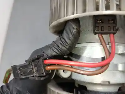 Pièce détachée automobile d'occasion moteur de chauffage pour bmw x3 (e83) 2.0 sd références oem iam 64113453729  