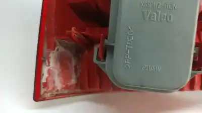 Second-hand car spare part right tailgate light for renault clio ii fase i (b/cbo) 1.2 16v alize 75 cv / 55 kw oem iam references 8200071414  