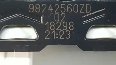 Second-hand car spare part right front power window switch for peugeot 208 signature oem iam references 98242560zd  