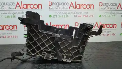 Recambio de automóvil de segunda mano de soporte bateria para renault megane ii berlina 5p 1.5 dci diesel cat referencias oem iam 244460002r  