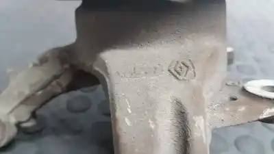 Second-hand car spare part front left knuckle for renault clio iii authentique oem iam references 8200345944  