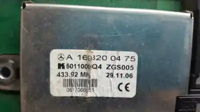 Pièce détachée automobile d'occasion amplificateur d'antenne pour mercedes clase b (w245) 200 cdi (245.208) références oem iam a1698200475  50110009q4
