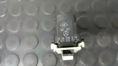 Peça sobressalente para automóvel em segunda mão botão / interruptor elevador vidro traseiro direito por mercedes-benz clase c (w203) familiar c 200 t cdi (la) (203.207) referências oem iam a2038200210  