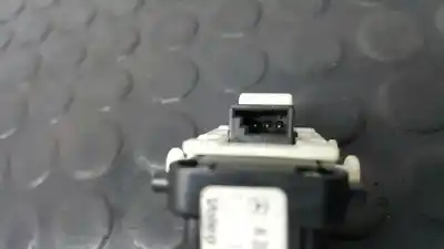 Peça sobressalente para automóvel em segunda mão botão / interruptor elevador vidro dianteiro direito por mercedes-benz clase c (w203) familiar c 200 t cdi (la) (203.207) referências oem iam a2038200210  