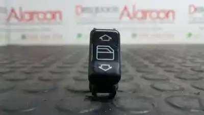 Pièce détachée automobile d'occasion commande de lève vitre avant gauche pour mercedes clase e (w124) berlina 250 d / e 250 d (124.125) références oem iam 1248208910
