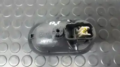 Second-hand car spare part interior left front handle for renault clio iii confort dynamique oem iam references 8200310579  310579