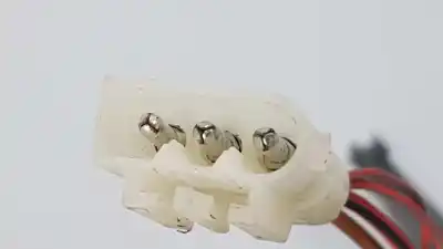 Peça sobressalente para automóvel em segunda mão cinzeiro por bmw serie 1 berlina (e81/e87) 118d referências oem iam   