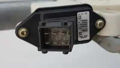 Автозапчастина б/у регулятор переднього правого скла для toyota corolla (e12) 2.0 d-4d sol sedán посилання на oem iam 0130822032  992046100