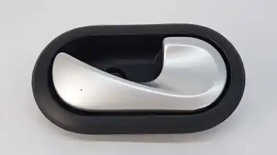 Second-hand car spare part interior right front handle for dacia duster laureate 4x2 oem iam references 8200733847