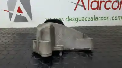 Second-hand car spare part right engine support for renault clio ii fase ii (b/cb0) authentique oem iam references 7700415087 7700432409 7700415092