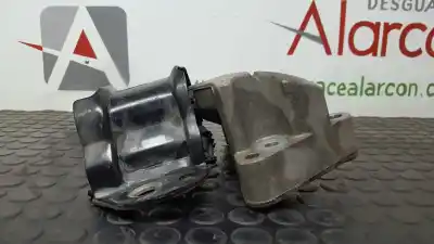Second-hand car spare part right engine support for renault clio ii fase ii (b/cb0) authentique oem iam references 7700415087 7700432409 7700415092