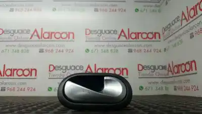 Second-hand car spare part interior right front handle for renault clio iii expression oem iam references 8200310580